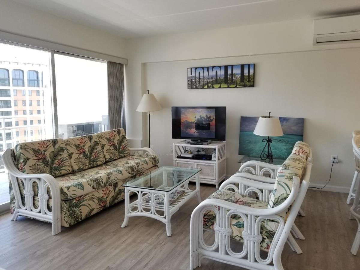 Ilikai Tower One Bedroom Lagoon View Waikiki Condos With Lanai & Free Wifi 호놀룰루 객실 사진