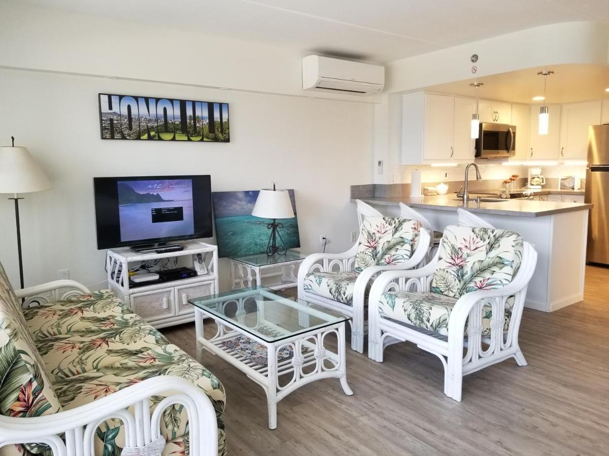 Ilikai Tower One Bedroom Lagoon View Waikiki Condos With Lanai & Free Wifi 호놀룰루 객실 사진
