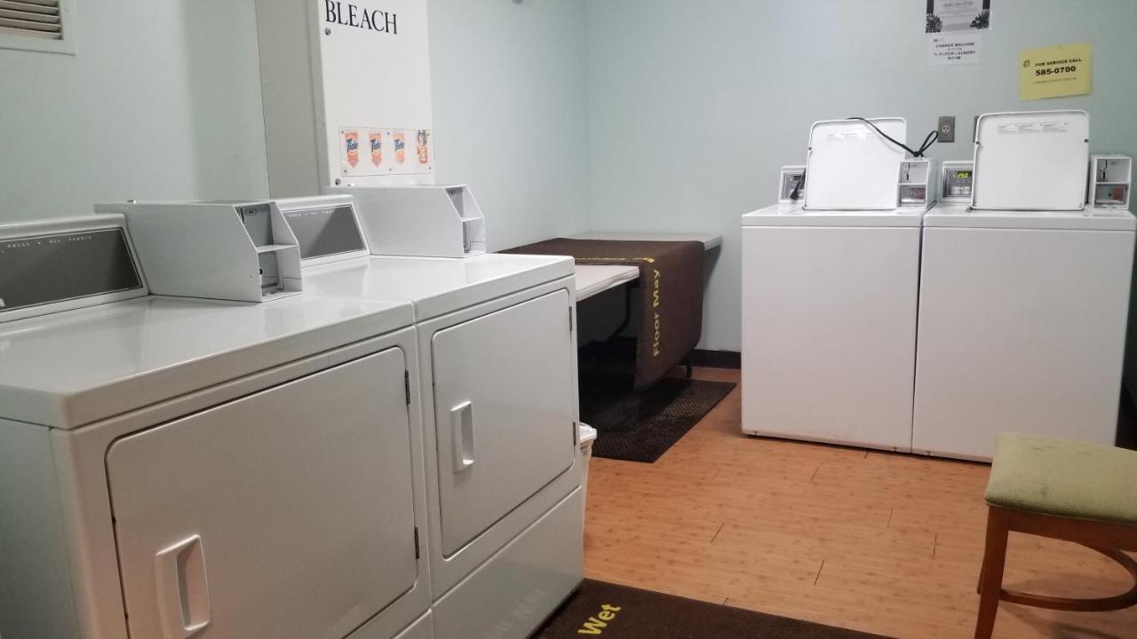 Ilikai Tower One Bedroom Lagoon View Waikiki Condos With Lanai & Free Wifi 호놀룰루 외부 사진