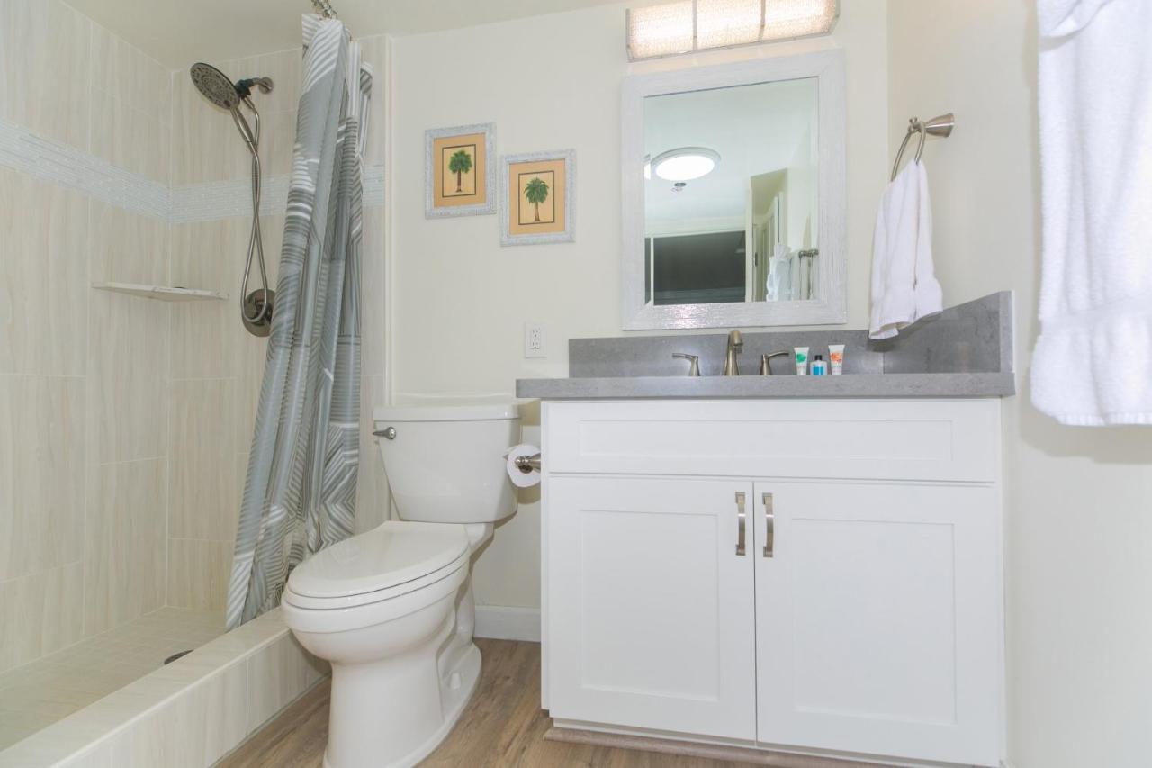 Ilikai Tower One Bedroom Lagoon View Waikiki Condos With Lanai & Free Wifi 호놀룰루 객실 사진
