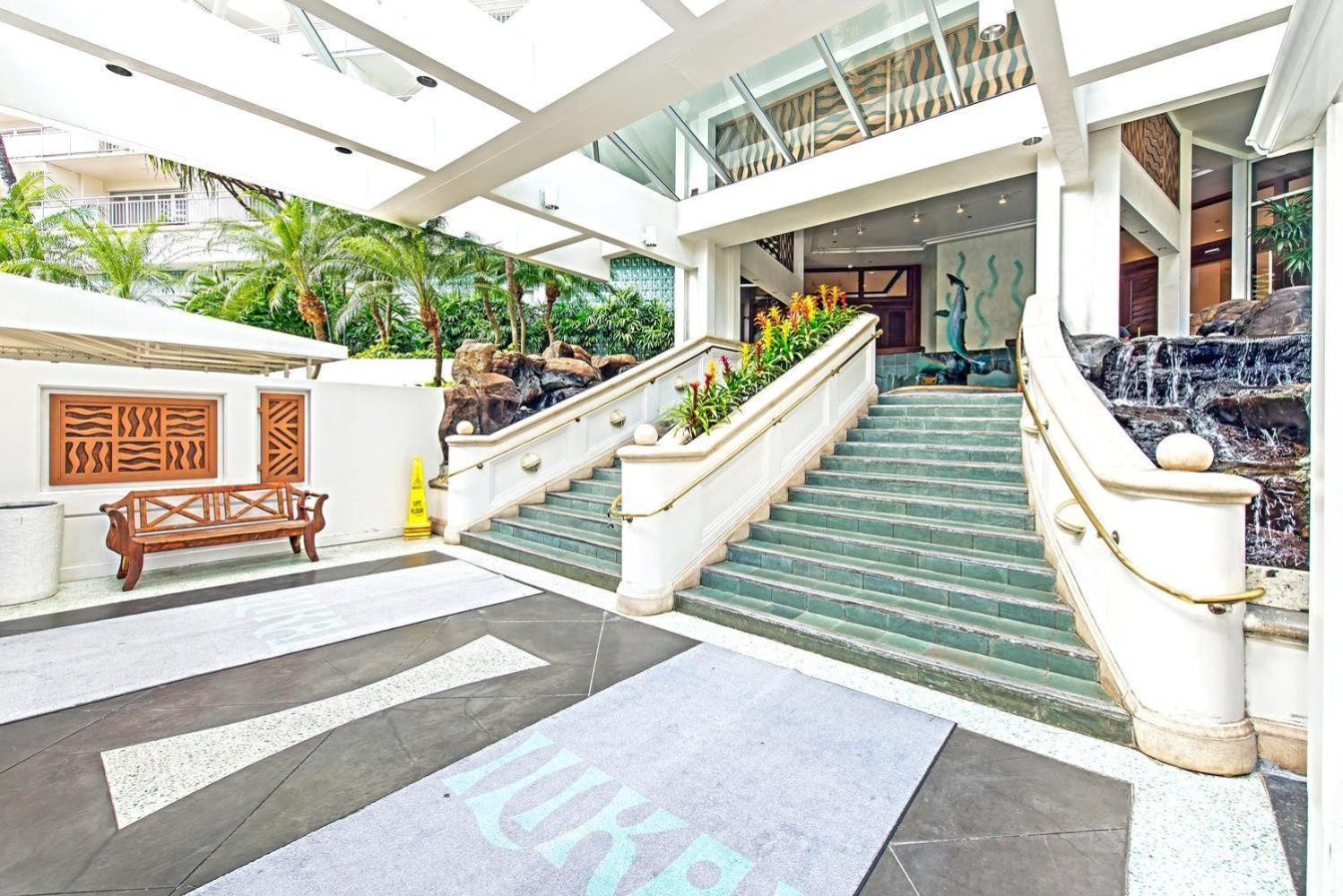 Ilikai Tower One Bedroom Lagoon View Waikiki Condos With Lanai & Free Wifi 호놀룰루 객실 사진