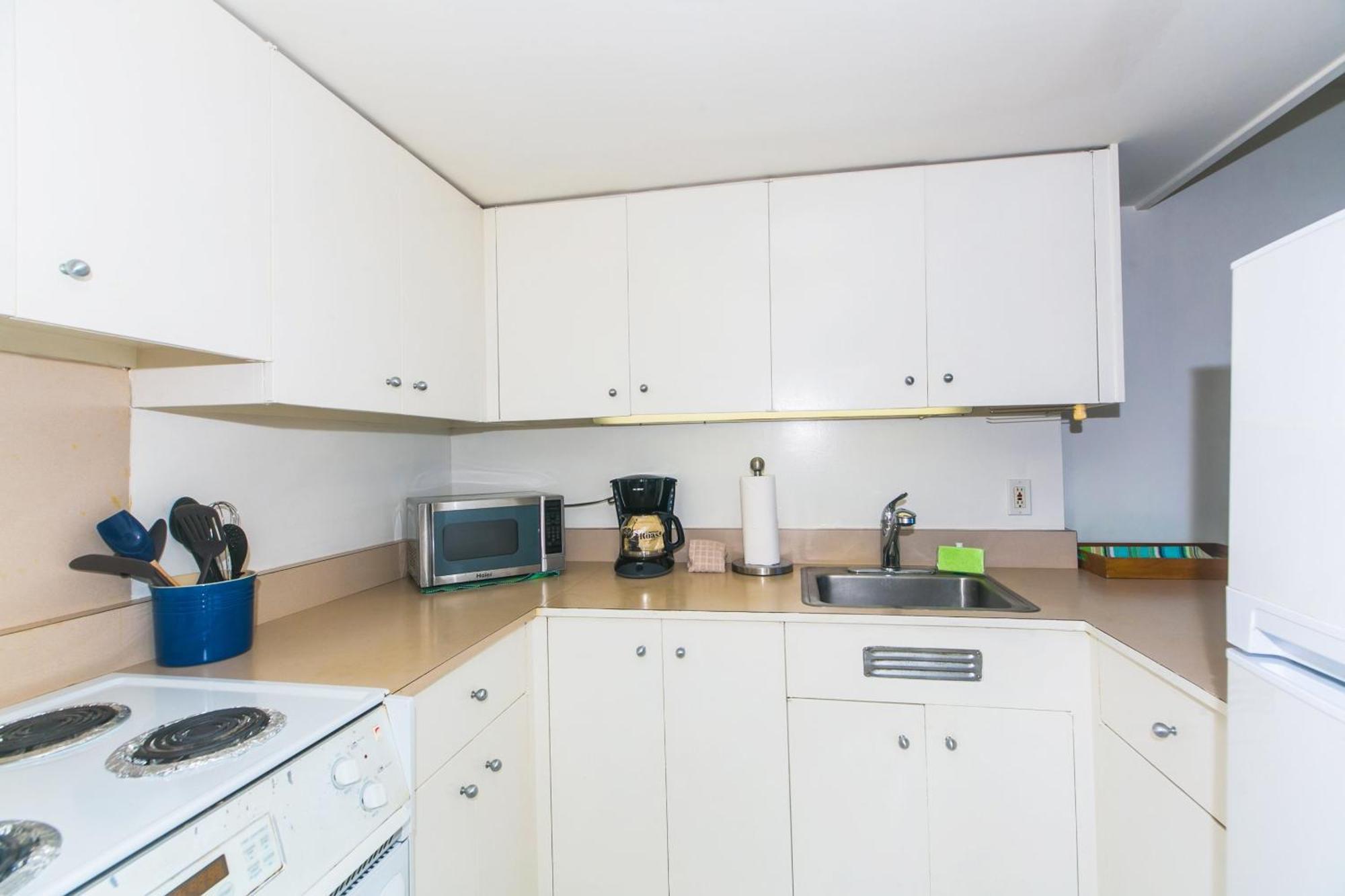 Ilikai Tower One Bedroom Lagoon View Waikiki Condos With Lanai & Free Wifi 호놀룰루 객실 사진