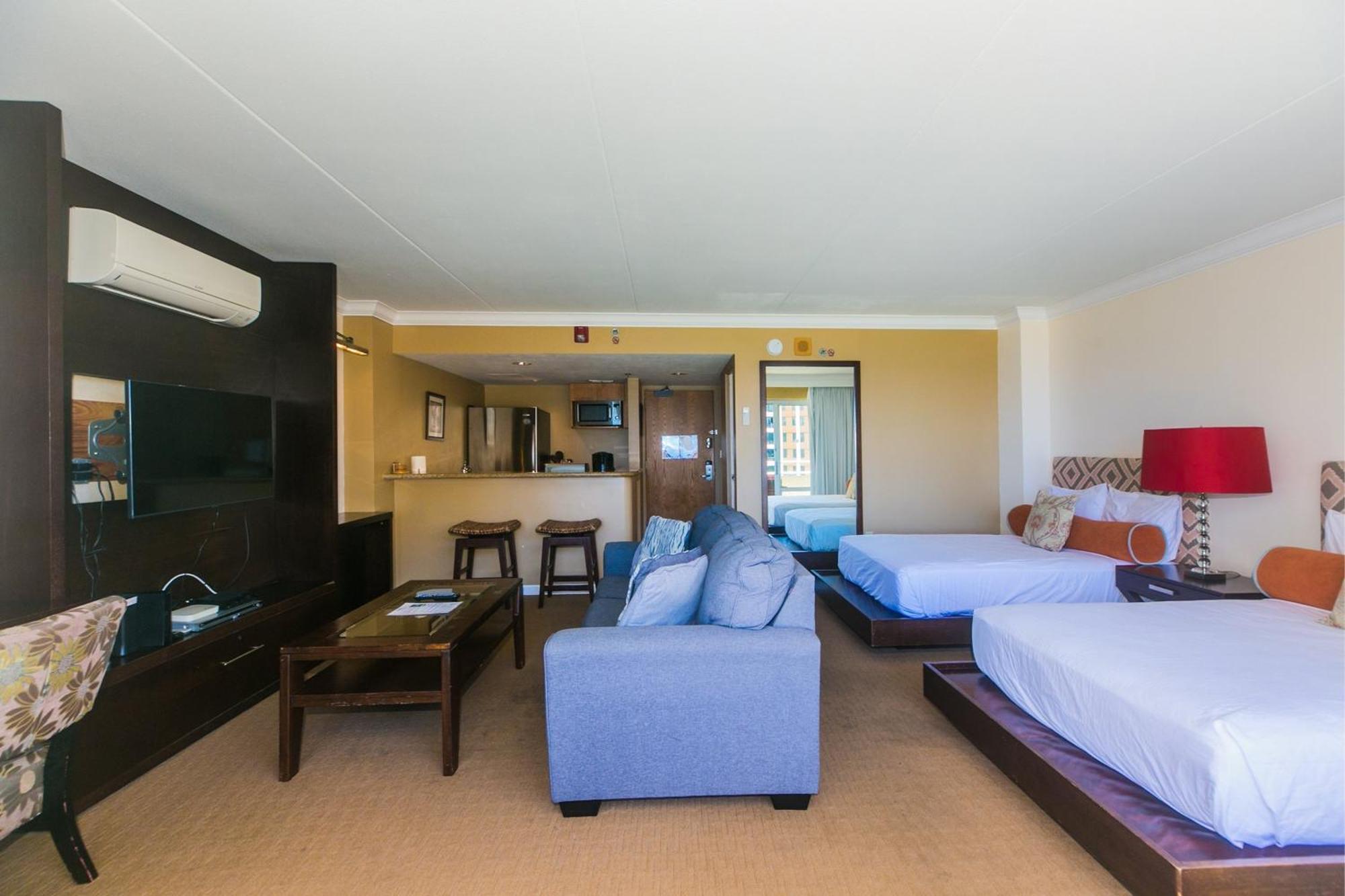 Ilikai Tower One Bedroom Lagoon View Waikiki Condos With Lanai & Free Wifi 호놀룰루 객실 사진