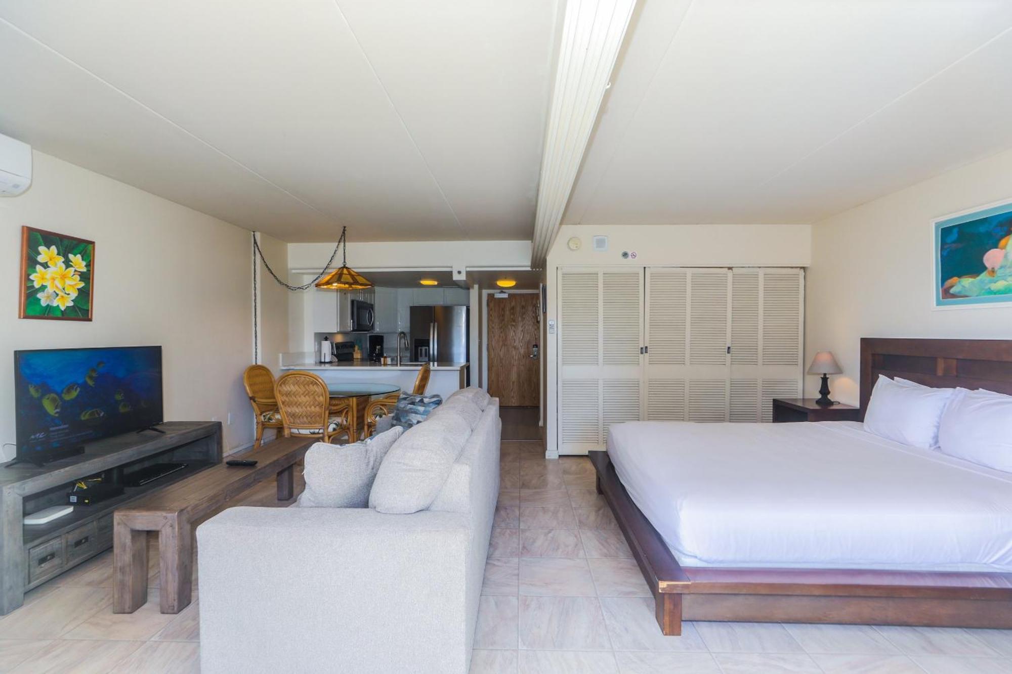 Ilikai Tower One Bedroom Lagoon View Waikiki Condos With Lanai & Free Wifi 호놀룰루 객실 사진
